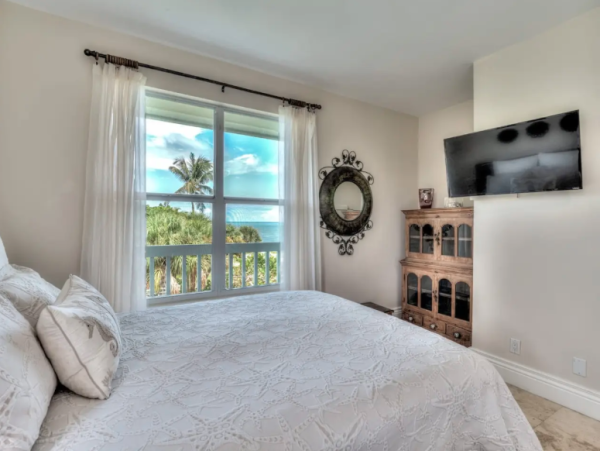 Luxurious Island Home Steps from the Beach - North Captiva Island Retreat